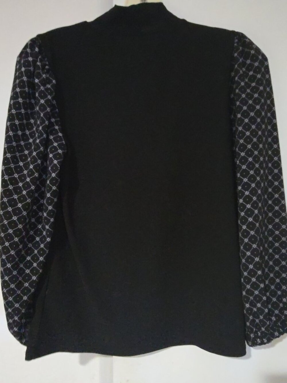 CeCe Mixed Media Funnel Neck Top Black Sheer Patterned Sleeves Women's XS - Picture 2 of 5